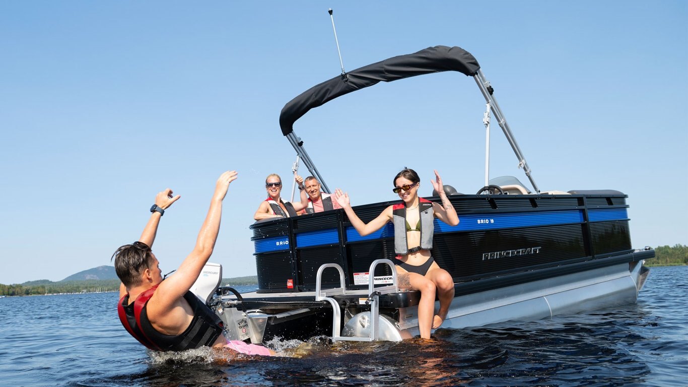 2025 Princecraft Brioe 19 Black Grey metallic graphic package