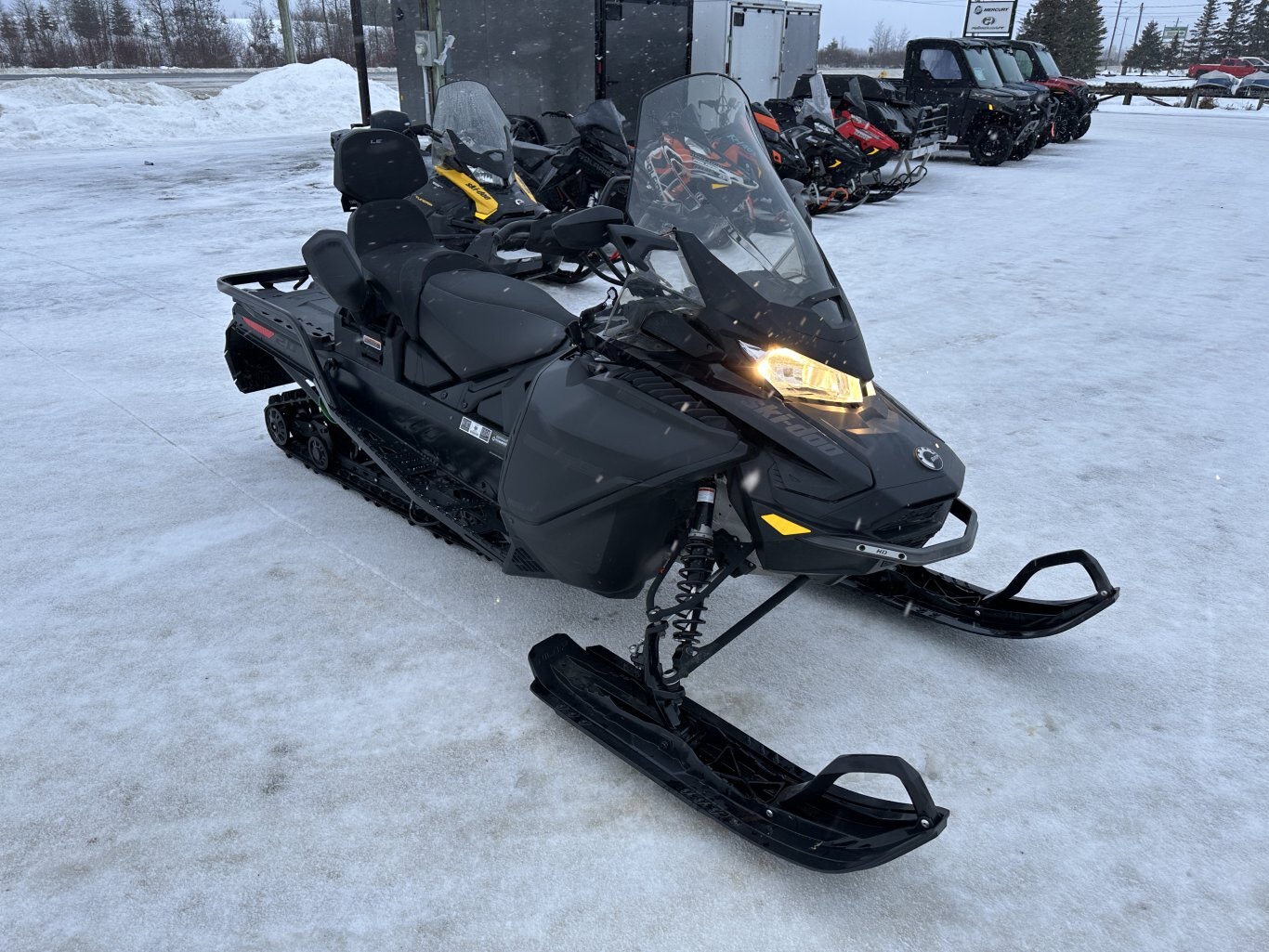 2023 Ski Doo Expedition LE Rotax® 900 ACE™ Black