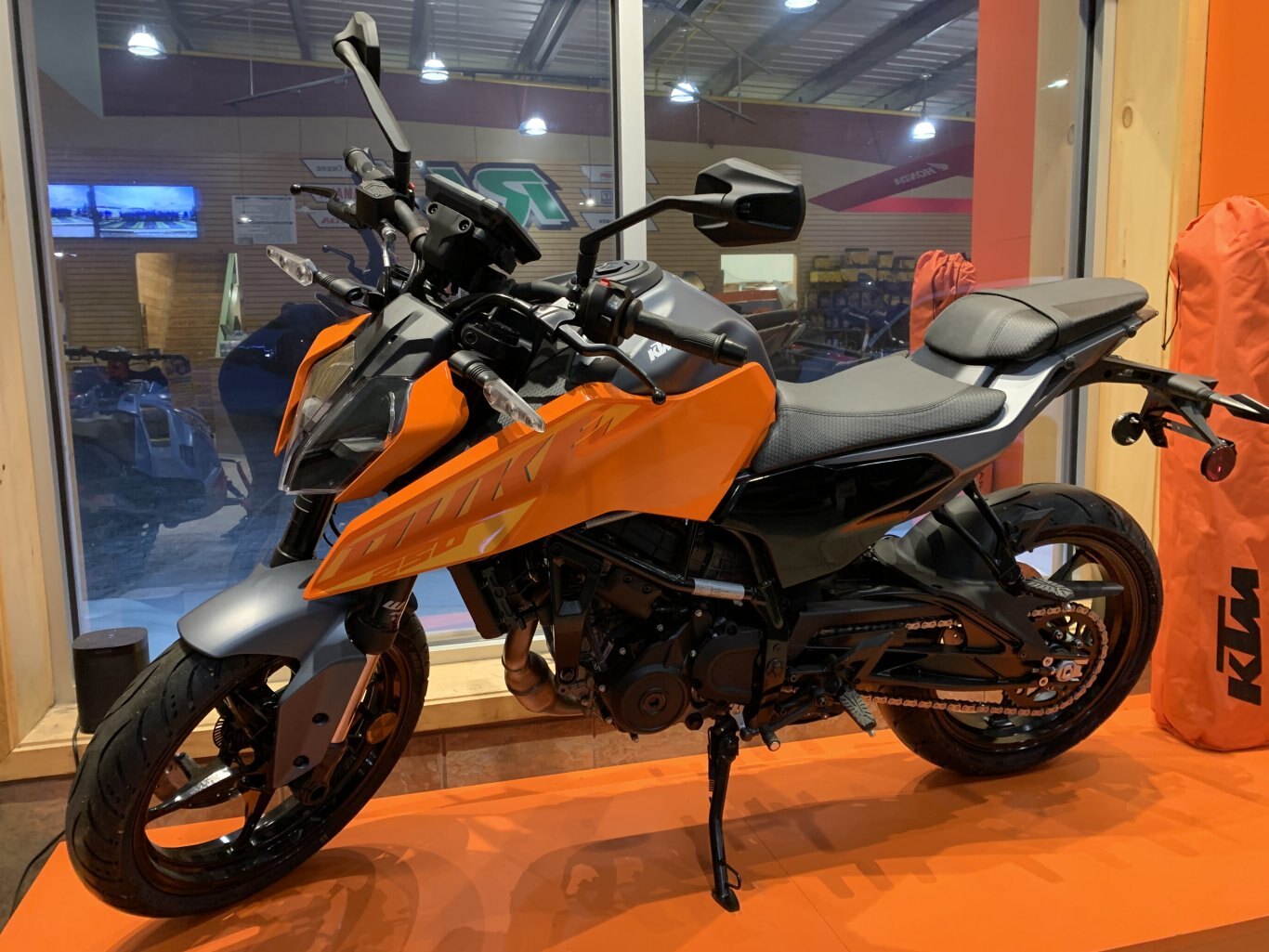 2025 KTM 250 Duke