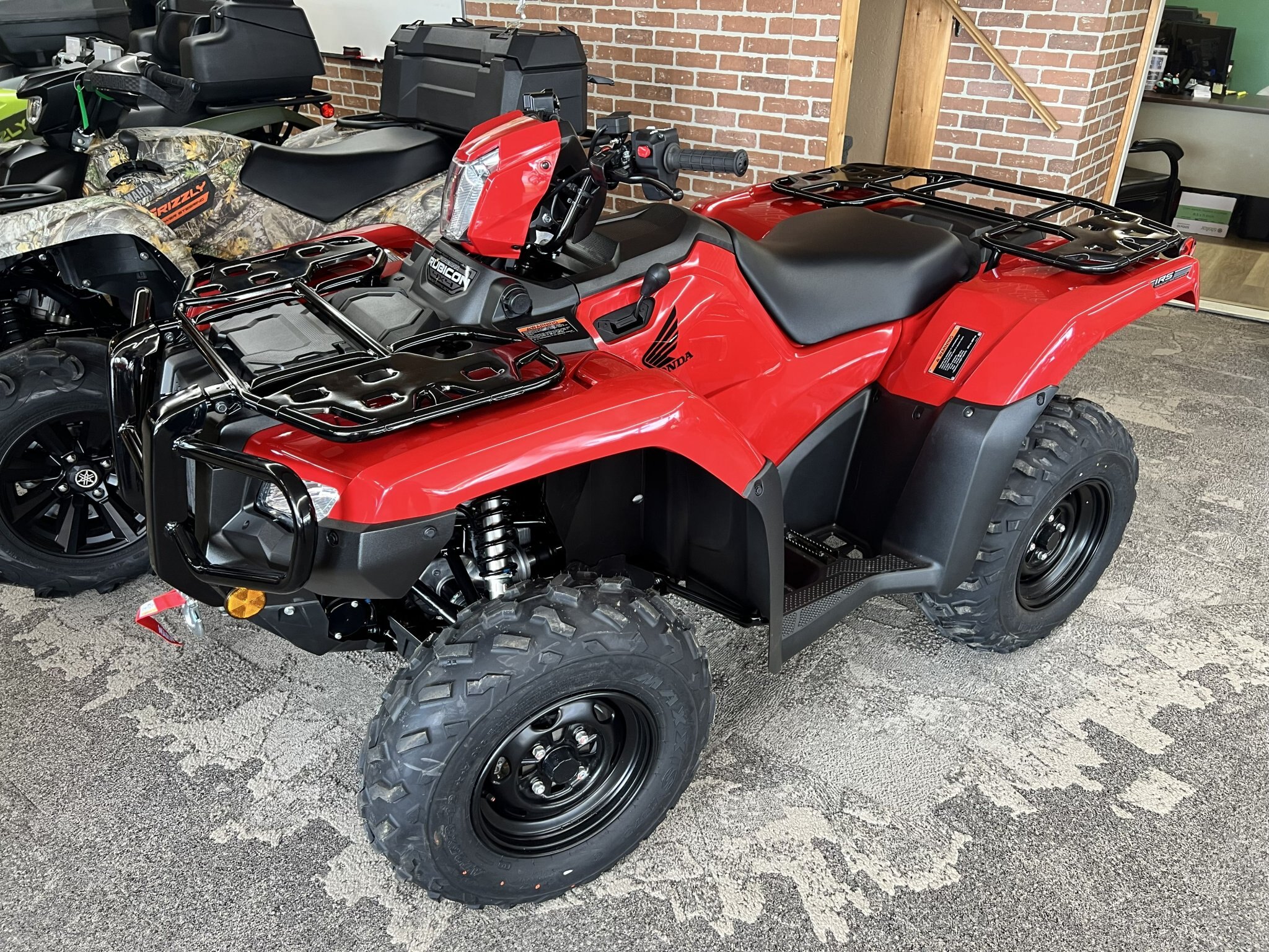 2027 Honda Rubicon 520 DCT IRS EPS Automatic Hero Red