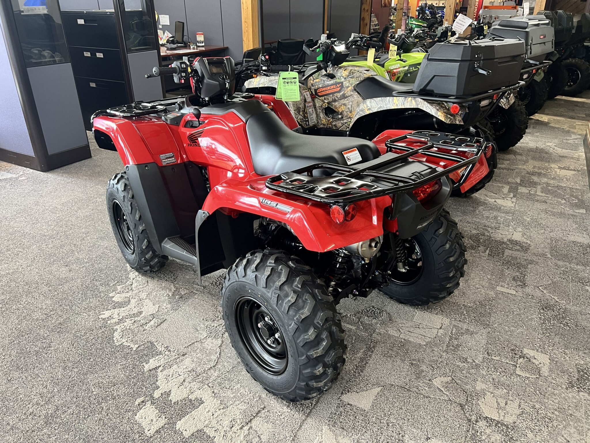 2027 Honda Rubicon 520 DCT IRS EPS Automatic Hero Red