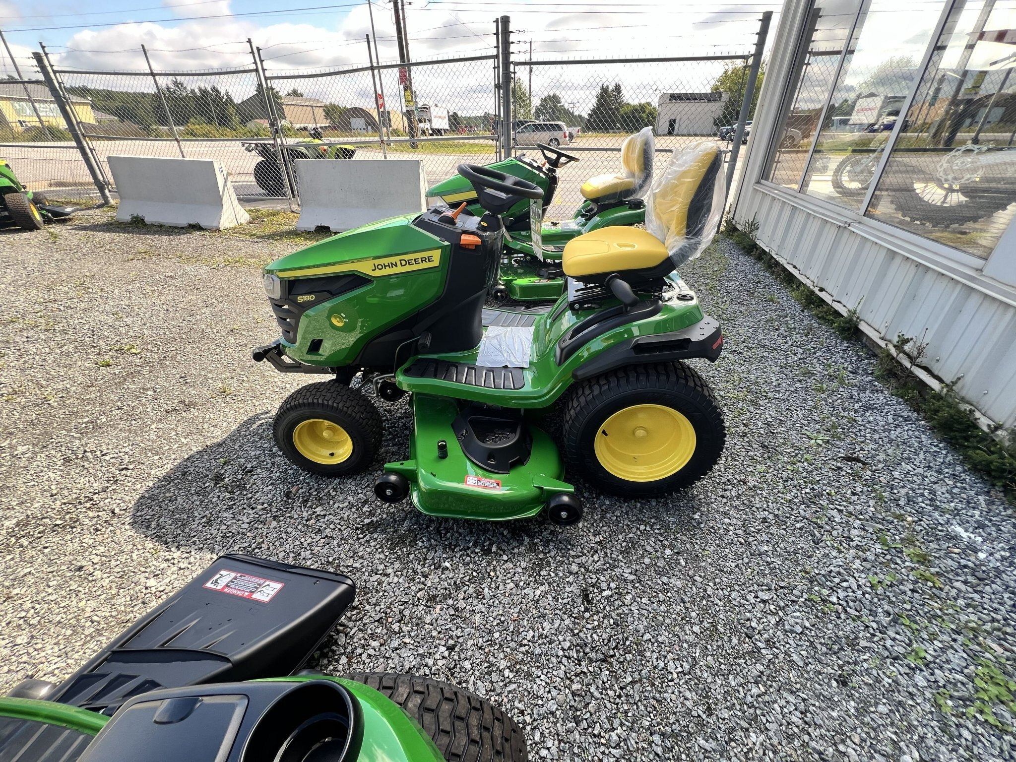 John Deere 100 Series S180