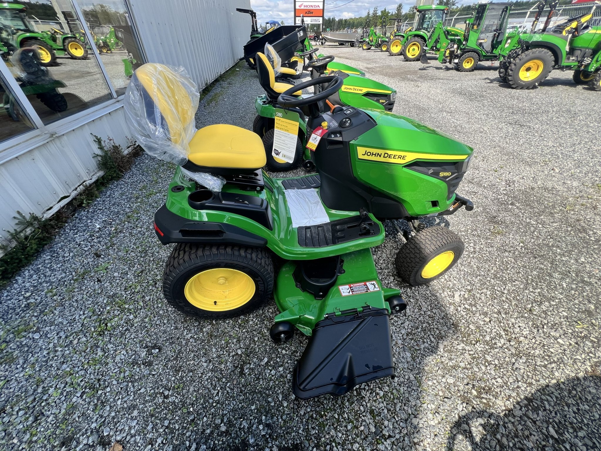 John Deere 100 Series S180