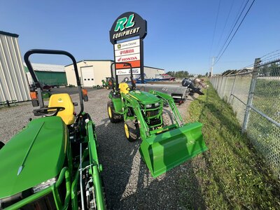 John Deere 2032R