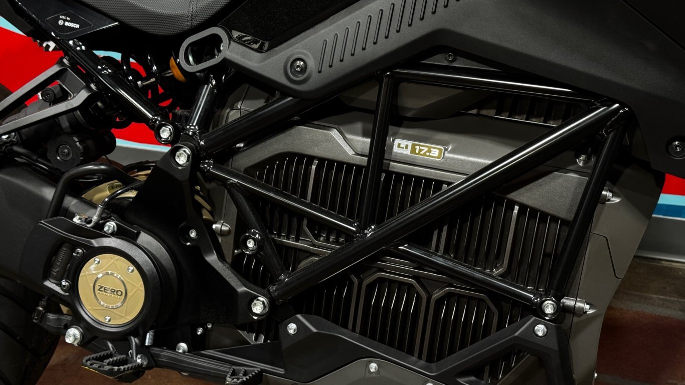 2025 Zero DSR/X Black Effect