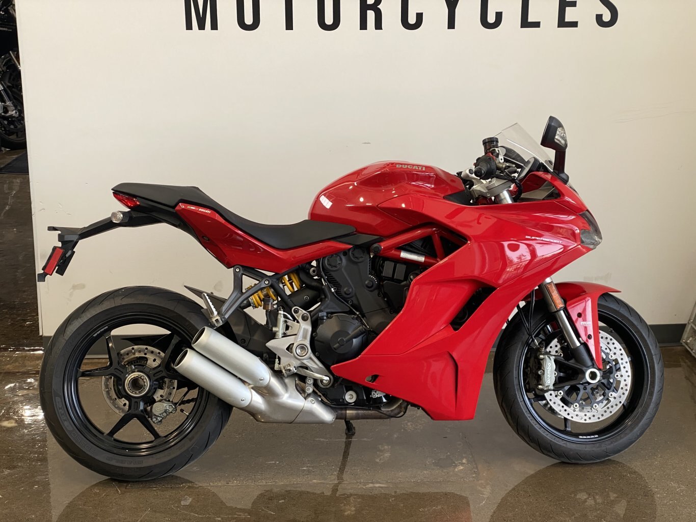 2017 Ducati SuperSport RED