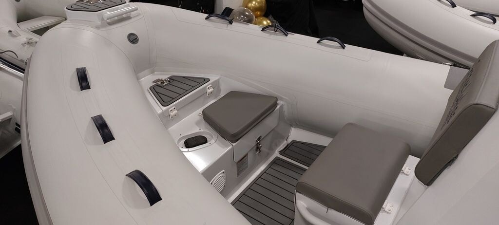 2024 Great Lakes Inflatable Boats ST520M