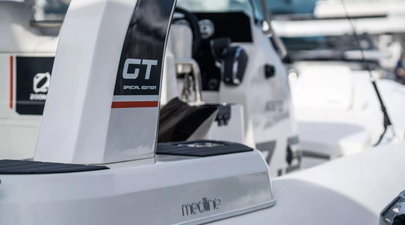 2025 Zodiac Medline 7.5 GT