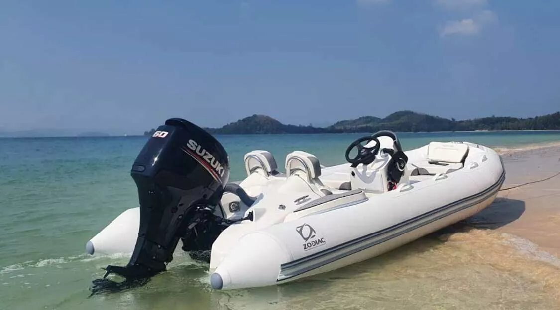 2025 Zodiac YACHTLINE 440