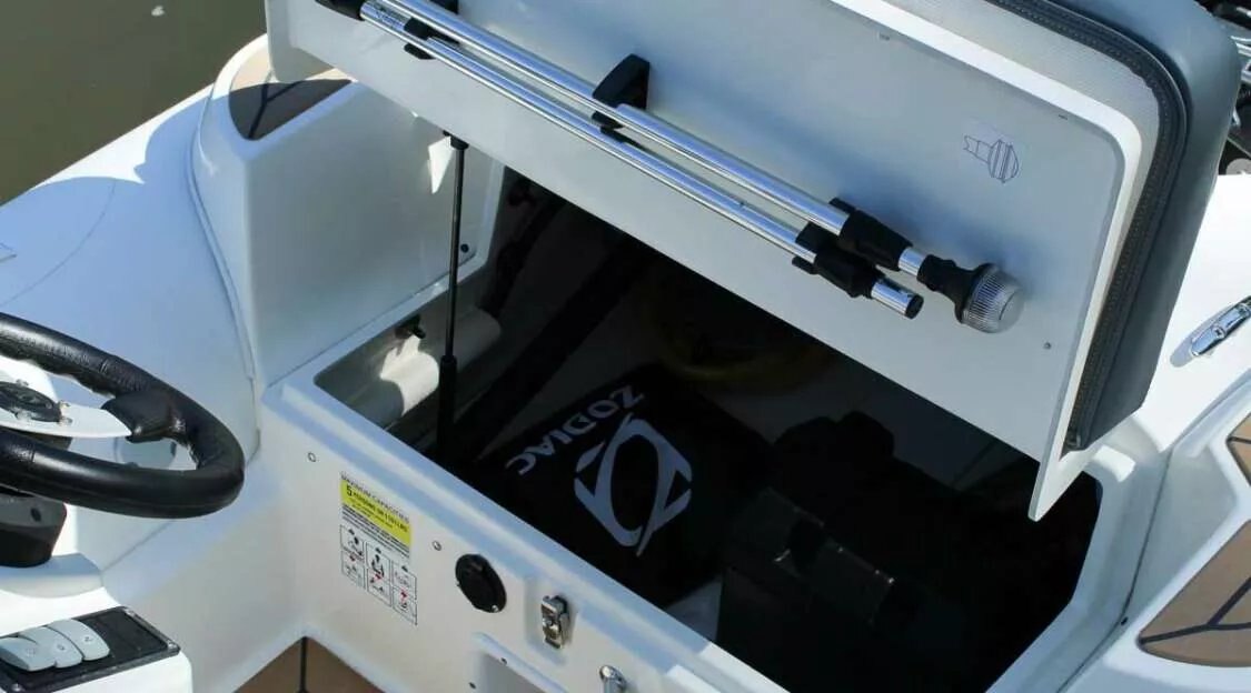 2025 Zodiac YACHTLINE 440