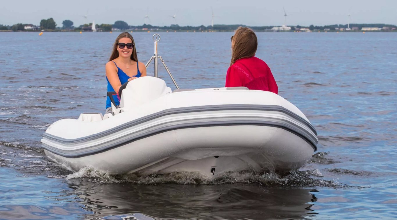 2025 Zodiac YACHTLINE 490