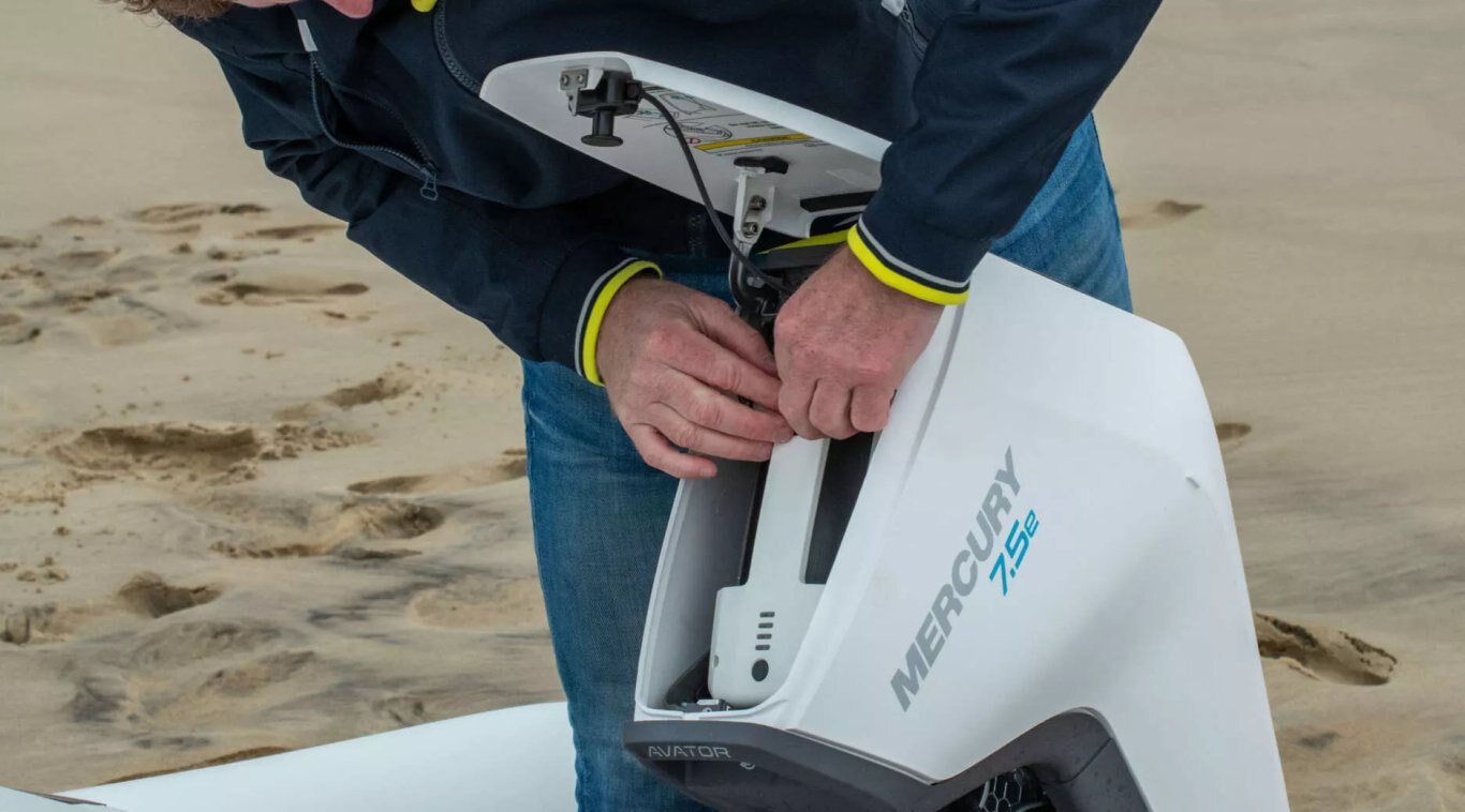 2025 Zodiac TENDERS Nomad RIB Alu