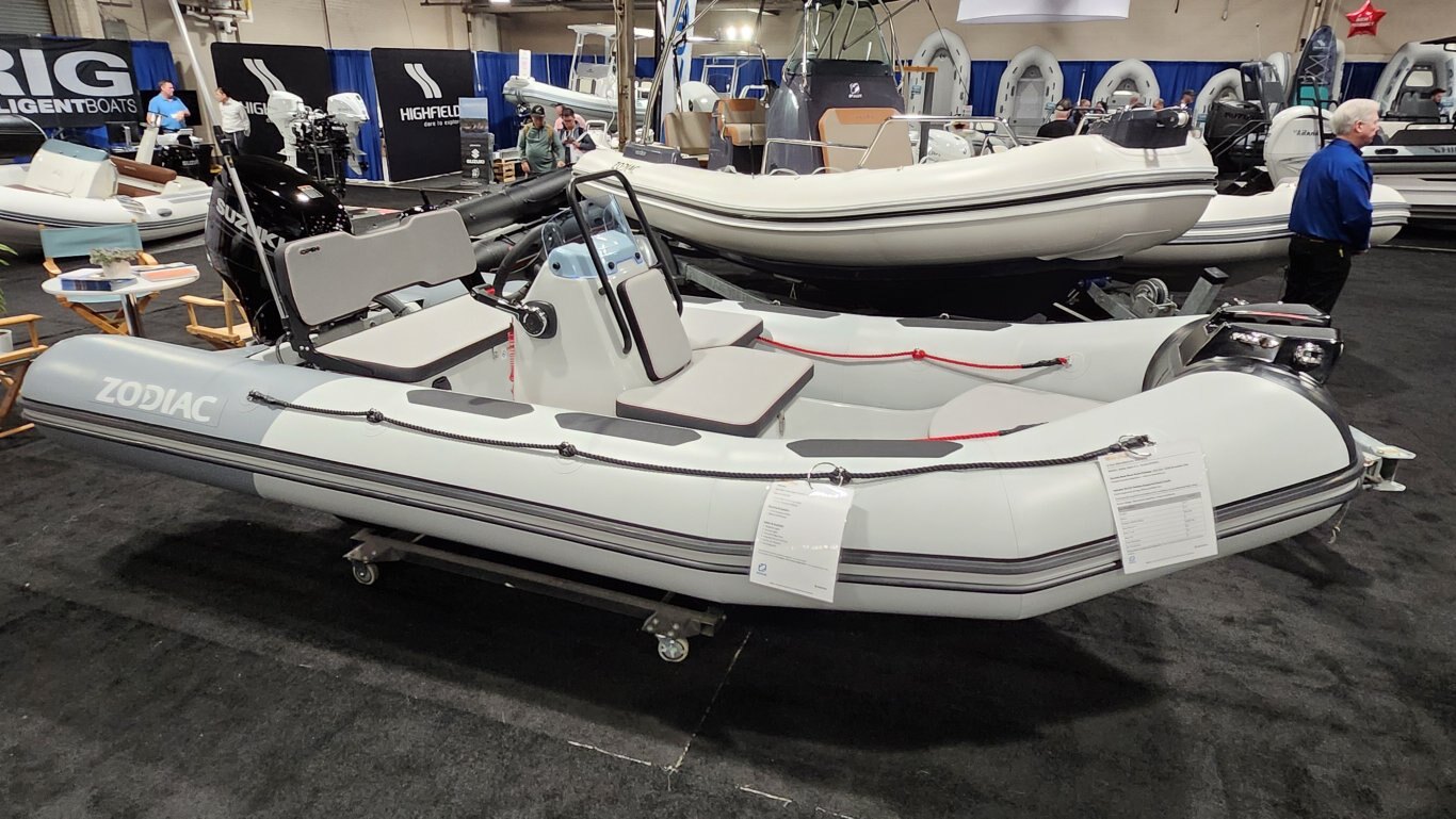 Great Lakes Inflatable Boats GL310BL Console Deluxe