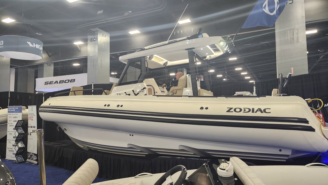 2026 Zodiac YACHTLINE 490