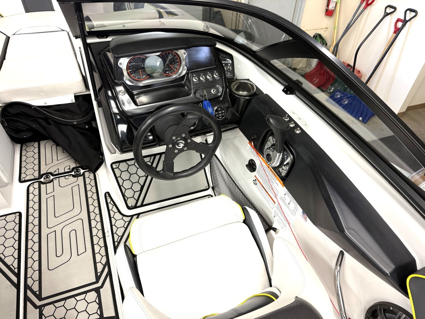 2019 Scarab 195 ID Wake Edition