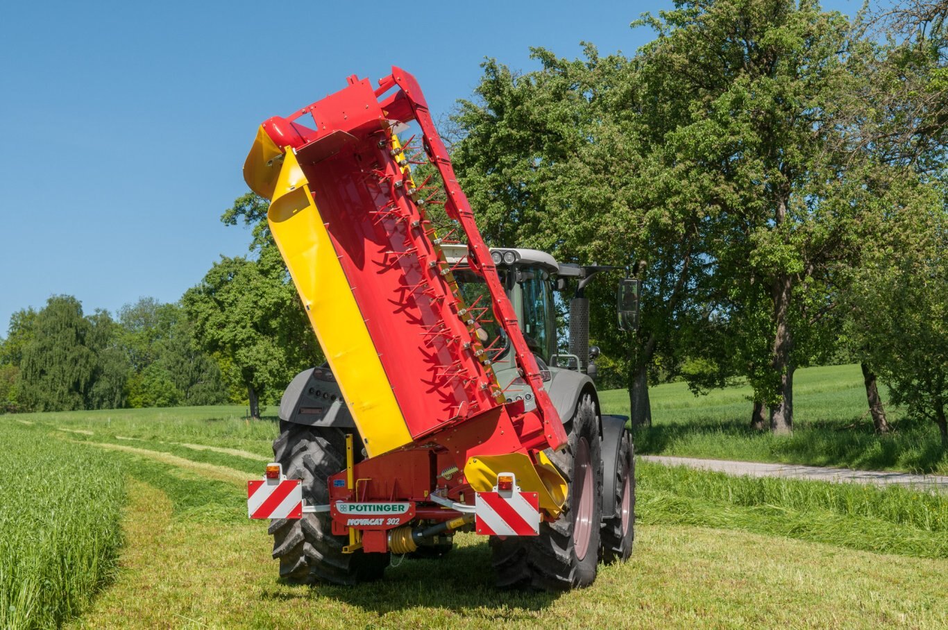 Poettinger Novacat 402 ED