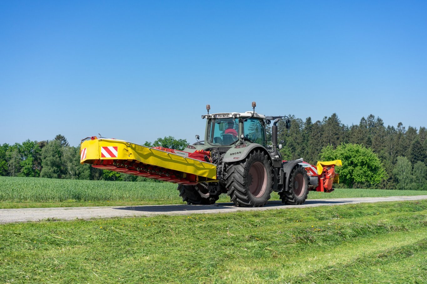 Poettinger Novacat 402 ED