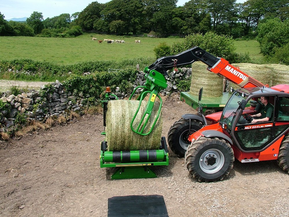 2025 McHale R5 Round Bale Handler