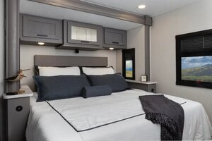 2025 Coachmen Pursuit Class A Motorhomes 31ES