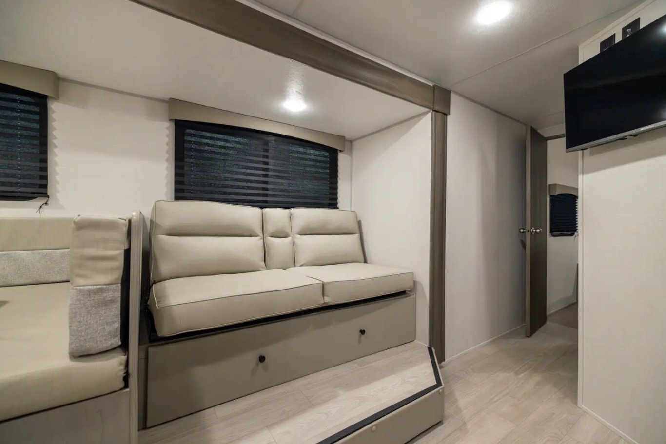 2027 Coachmen Clipper 6K Series 292TB