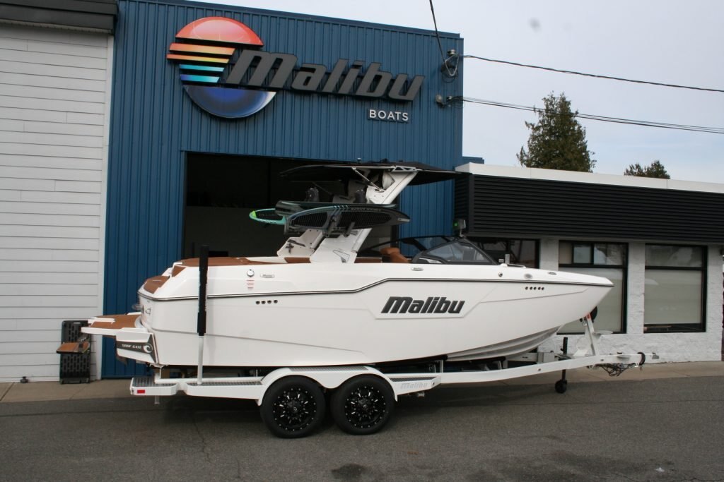 2024 Malibu M220 ***NO PAYMENTS UNITL APRIL WITH FREE STORAGE***