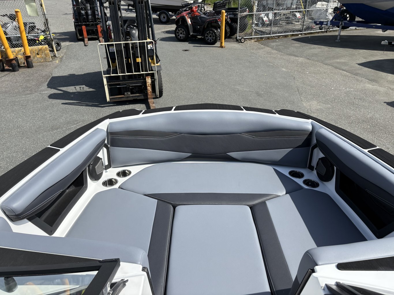 2025 AXIS A225 ***NO PAYMENTS UNITL APRIL WITH FREE STORAGE ***