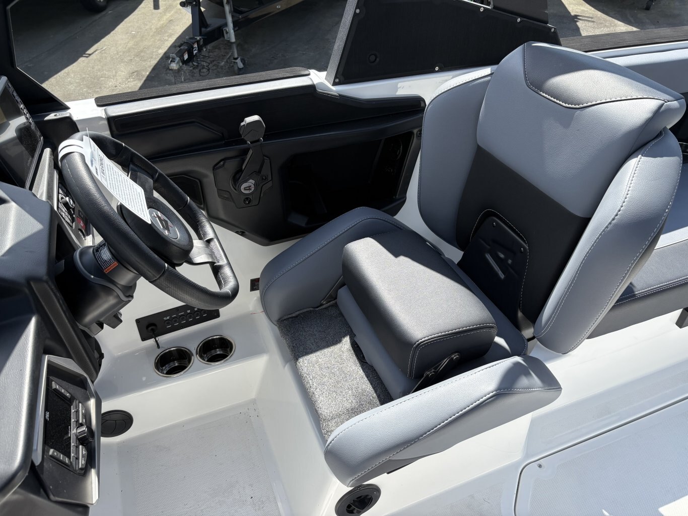 2025 AXIS A225 ***NO PAYMENTS UNITL APRIL WITH FREE STORAGE ***