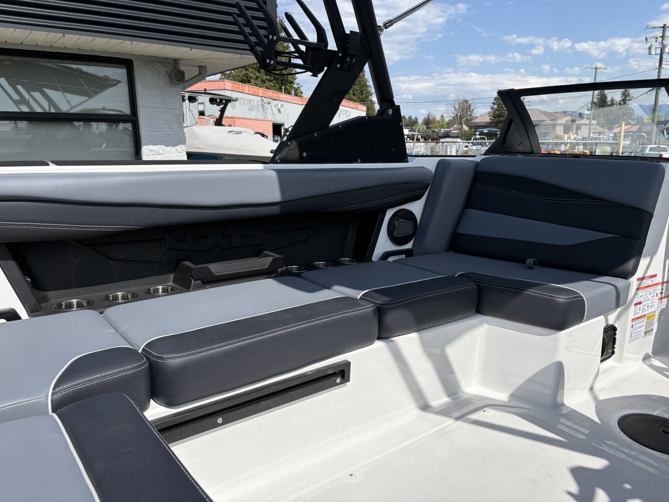 2025 AXIS A225 ***NO PAYMENTS UNITL APRIL WITH FREE STORAGE ***