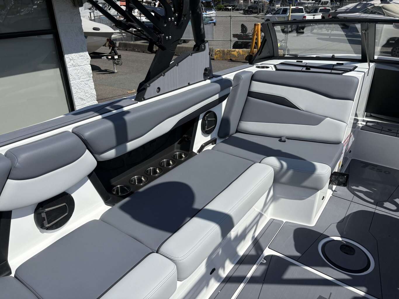 2025 AXIS T250 ***NO PAYMENTS UNITL APRIL WITH FREE STORAGE ***