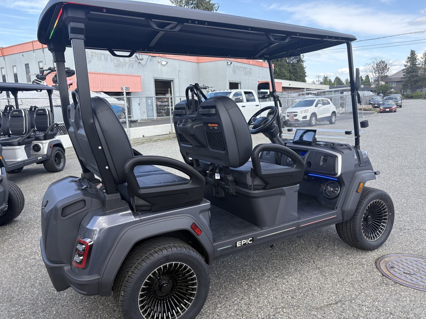 2025 EPIC FX 40 LSV Luxury 4 Passenger Street Legal Kit Golf Cart – Fully Electric & Fully Loaded! ***NO PAYMENTS UNITL APRIL WITH FREE STORAGE *****
