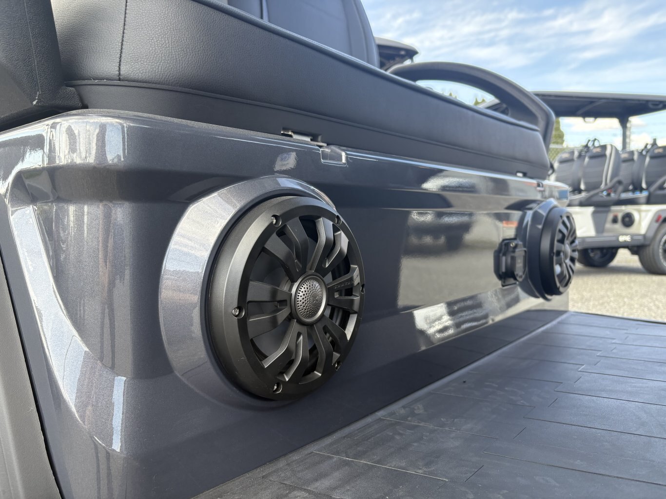 2025 EPIC FX 40 LSV Luxury 4 Passenger Street Legal Kit Golf Cart – Fully Electric & Fully Loaded! ***NO PAYMENTS UNITL APRIL WITH FREE STORAGE *****