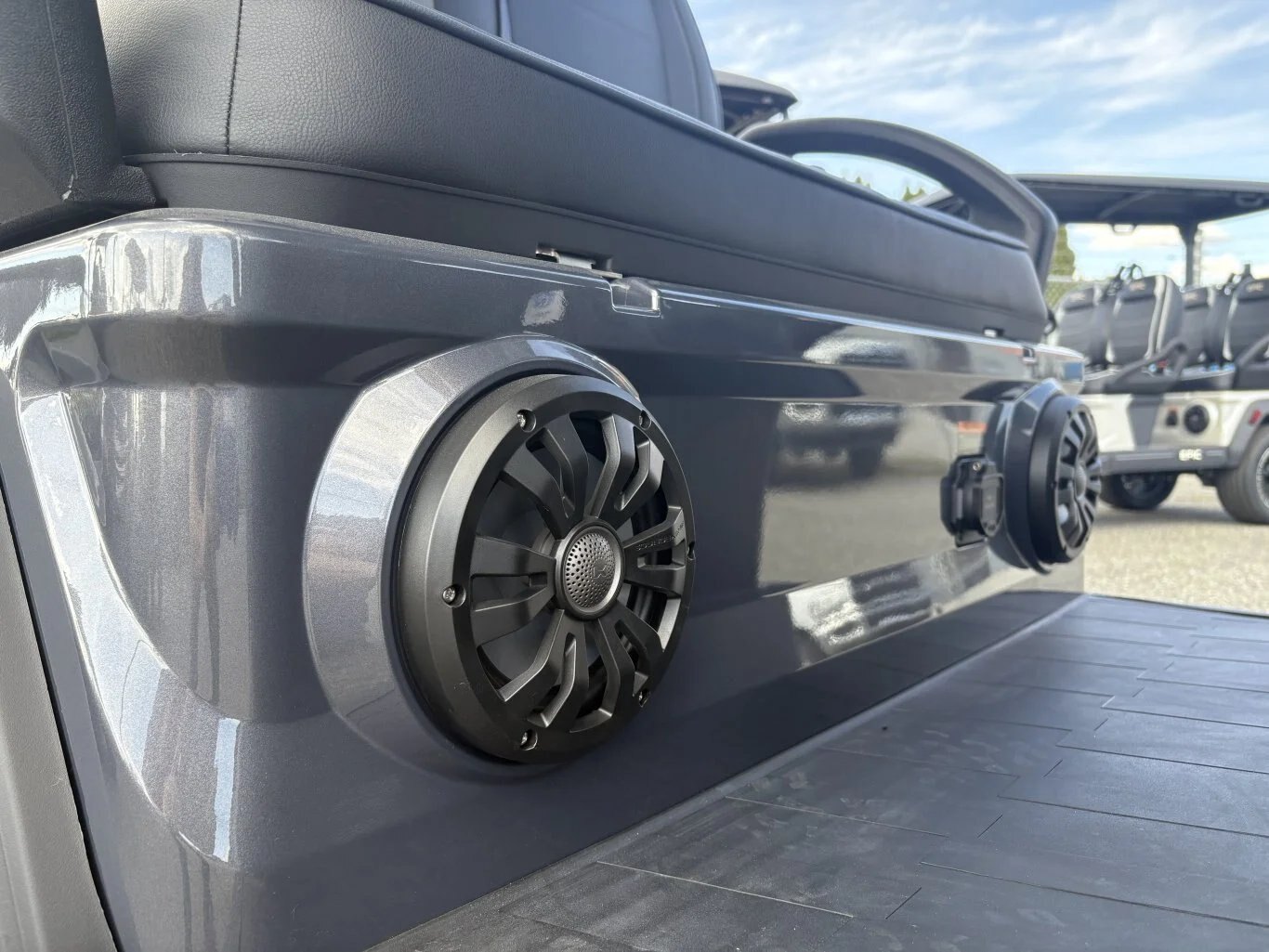 EPIC FX 40 LSV ***NO PAYMENTS UNITL APRIL WITH FREE STORAGE *** HOLE IN ONE SALE