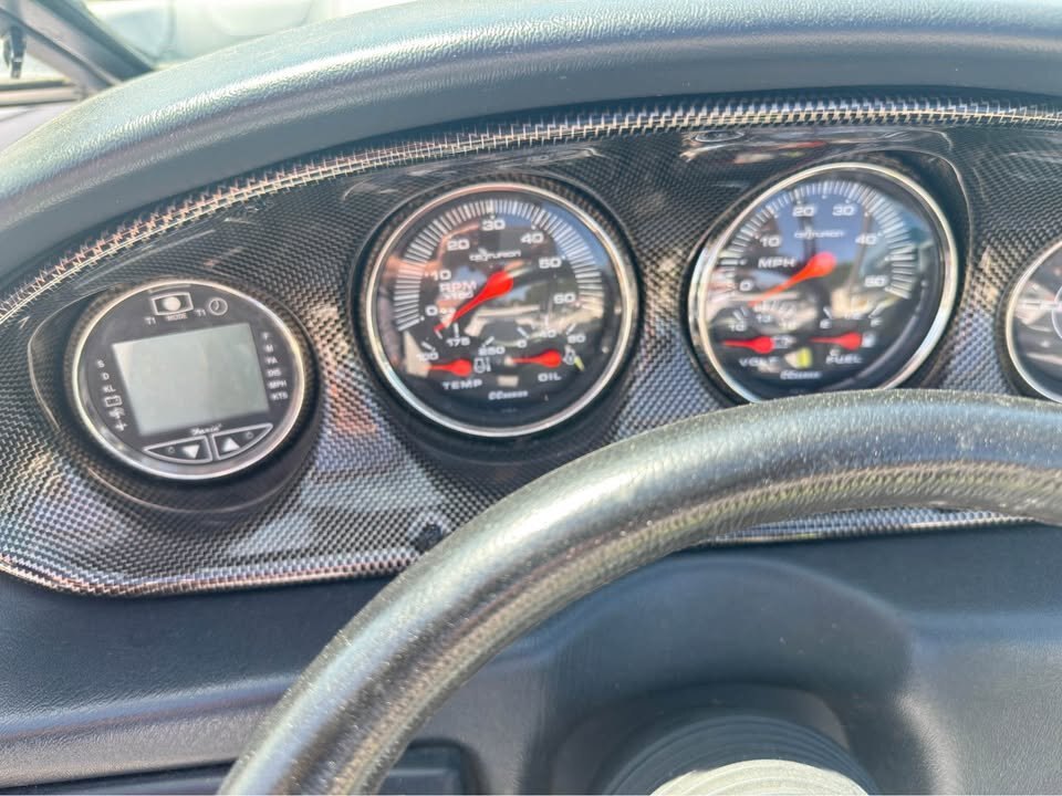 2005 CENTURION T5 THUNDER ONLY 163 HOURS **NO PAYMENTS FOR 6 MONTHS OAC**