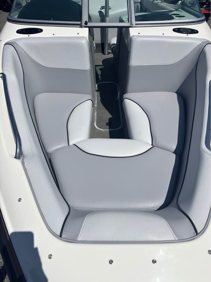 2005 CENTURION T5 THUNDER ONLY 163 HOURS **NO PAYMENTS FOR 6 MONTHS OAC**