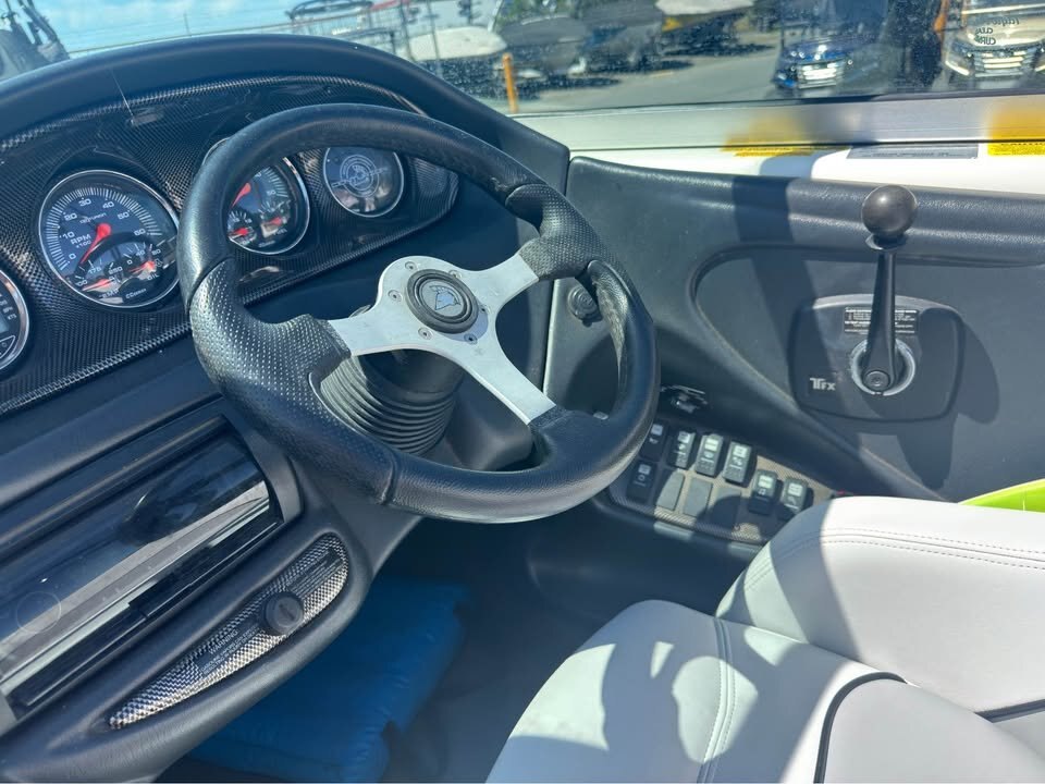 2005 CENTURION T5 THUNDER ONLY 163 HOURS **NO PAYMENTS FOR 6 MONTHS OAC**