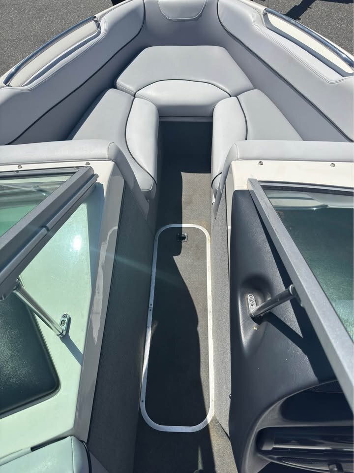 2005 CENTURION T5 THUNDER ONLY 163 HOURS **NO PAYMENTS FOR 6 MONTHS OAC**