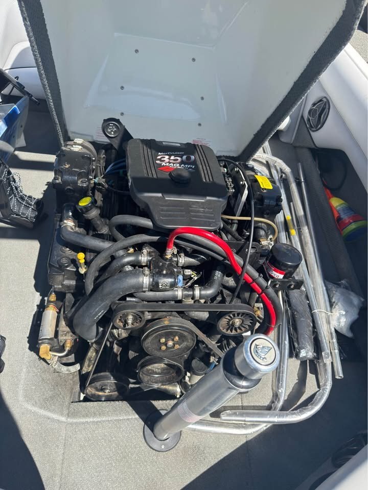 2005 CENTURION T5 THUNDER ONLY 163 HOURS **NO PAYMENTS FOR 6 MONTHS OAC**