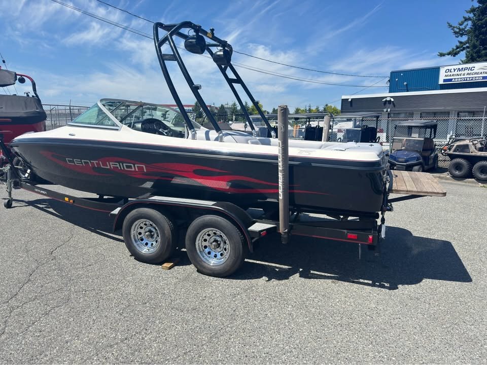 2005 CENTURION T5 THUNDER ONLY 163 HOURS **NO PAYMENTS FOR 6 MONTHS OAC**