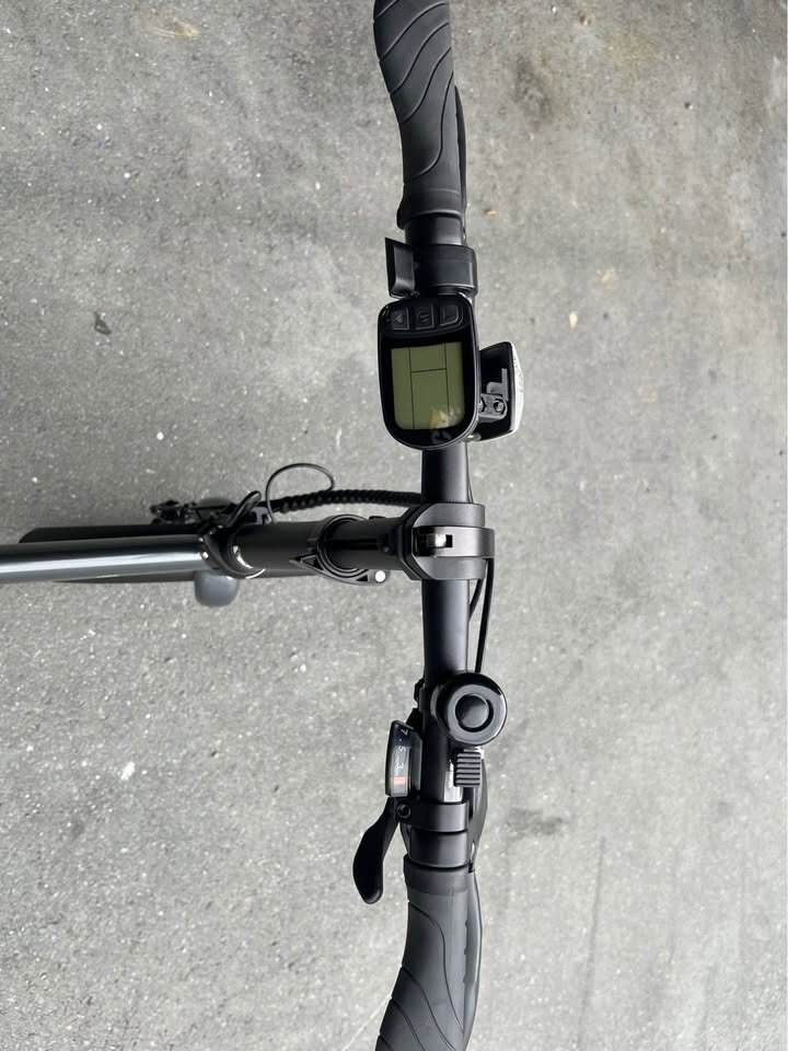 Qualisports Dolphin Folding compact E Bike