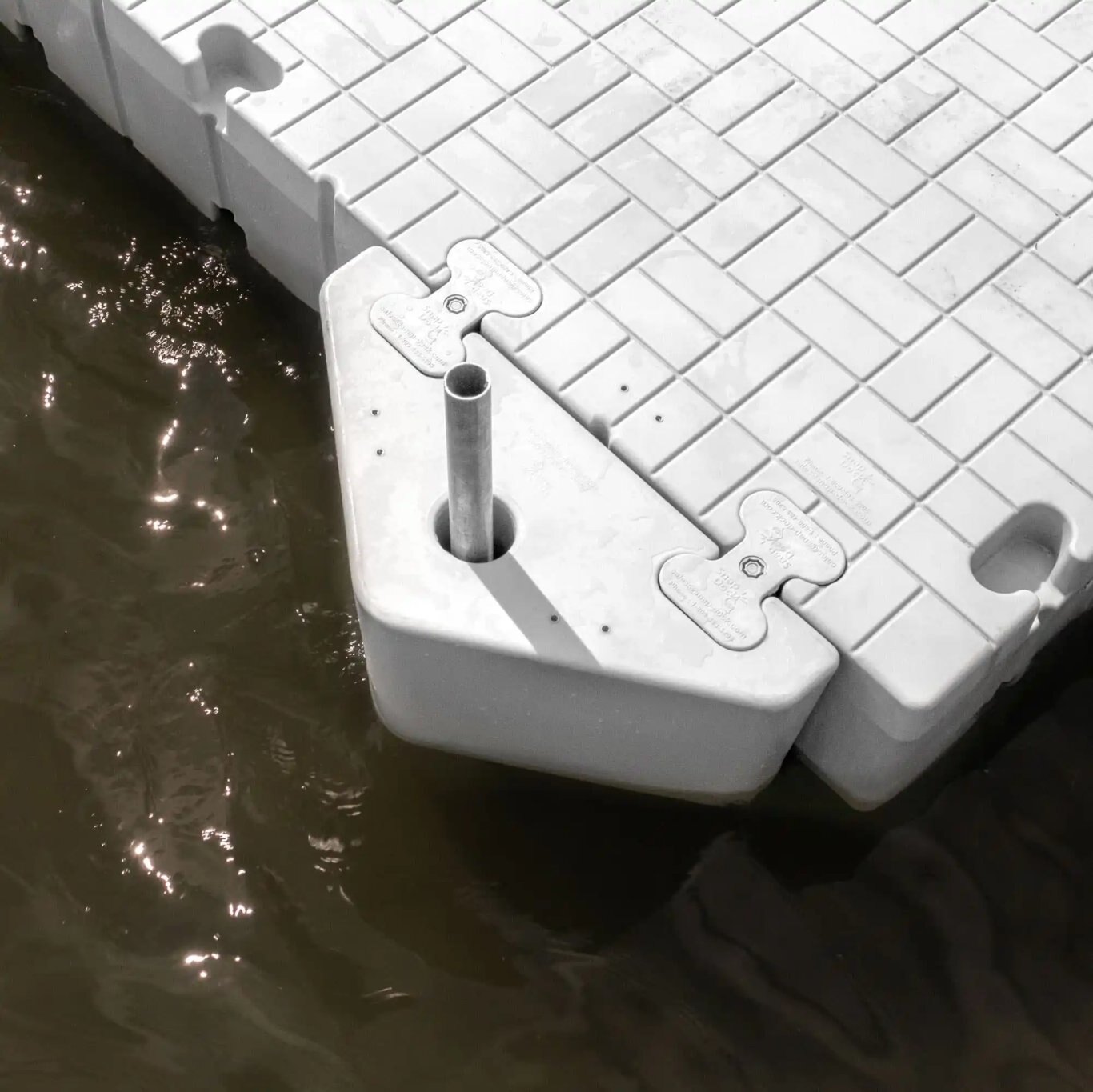 Canada Docks Heavy Duty Pipe Bracket Attachment