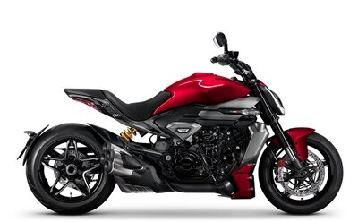 2025 Ducati XDiavel V4 Burning Red