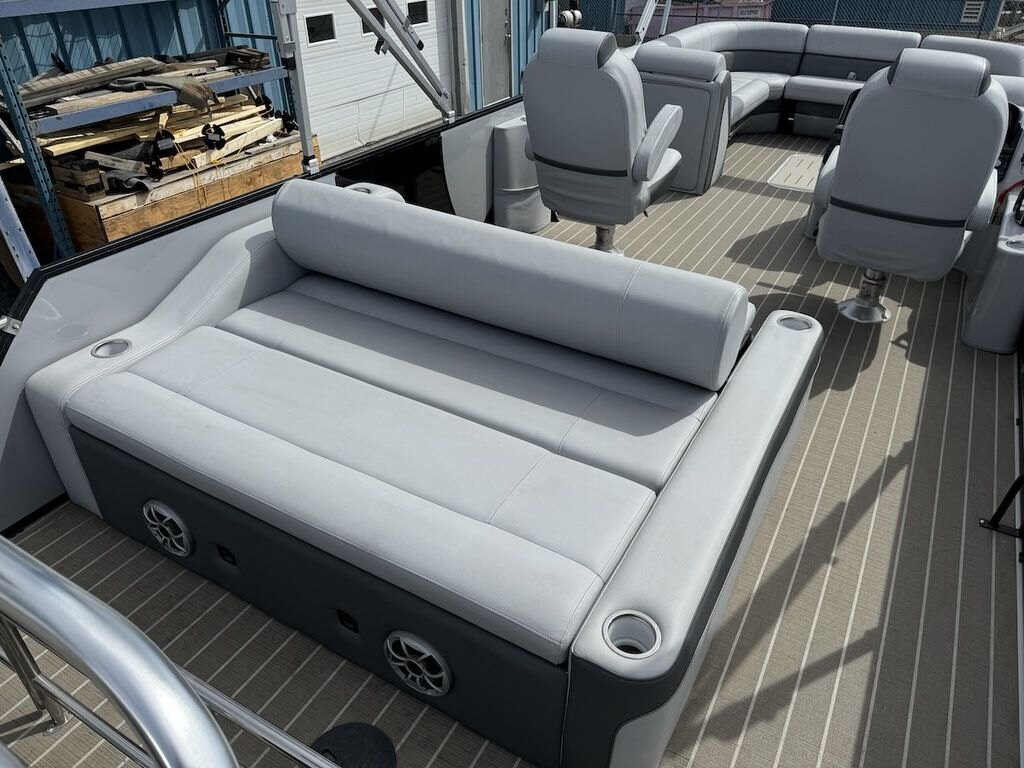 2023 BENTLEY PONTOONS ELITE 253 SWINGBACK DUAL CAPTAIN *PONTOON A PALOOZA