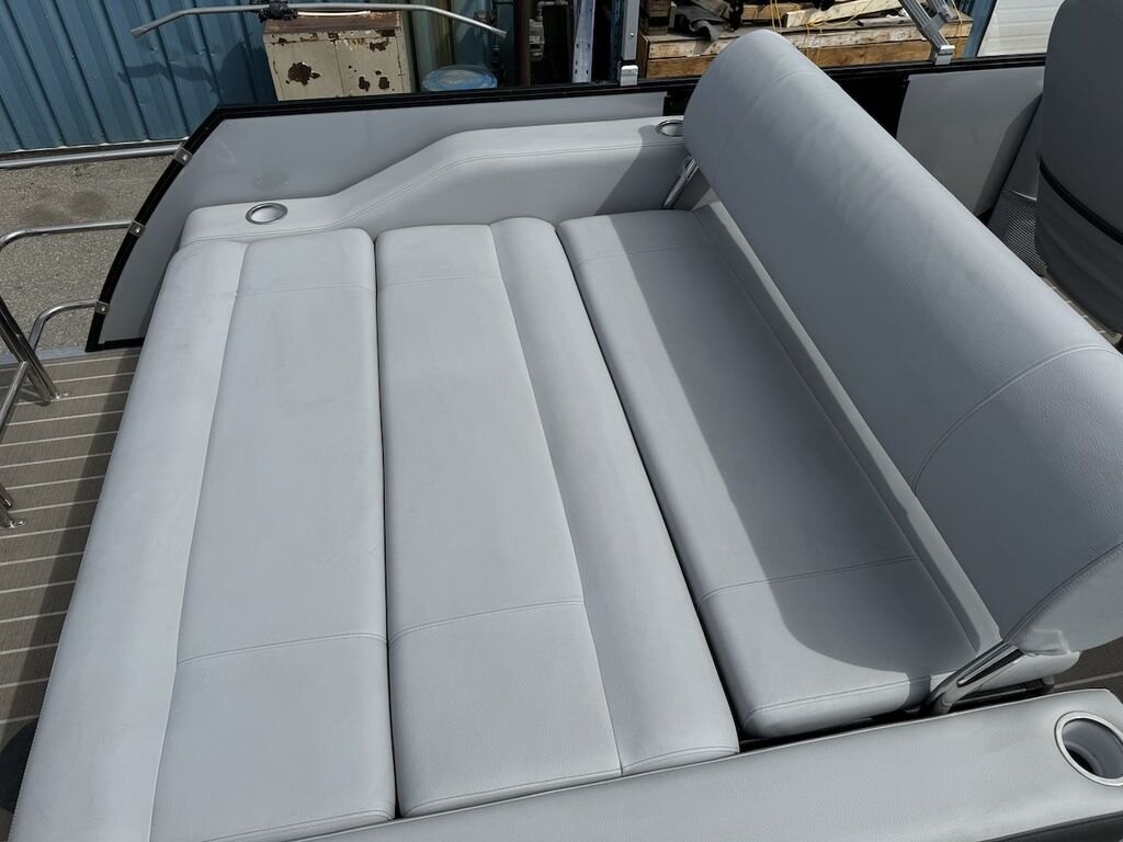 2023 BENTLEY PONTOONS ELITE 253 SWINGBACK DUAL CAPTAIN *PONTOON A PALOOZA