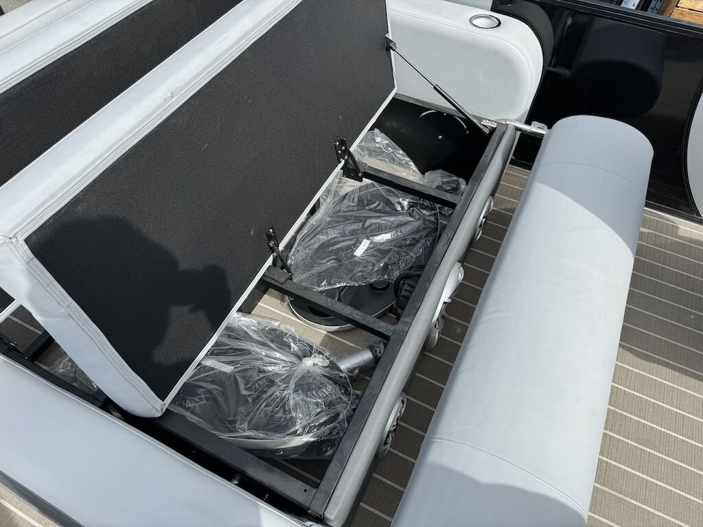 2023 BENTLEY PONTOONS ELITE 253 SWINGBACK DUAL CAPTAIN *PONTOON A PALOOZA