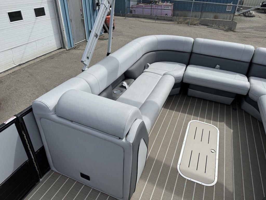 2023 BENTLEY PONTOONS ELITE 253 SWINGBACK DUAL CAPTAIN *PONTOON A PALOOZA