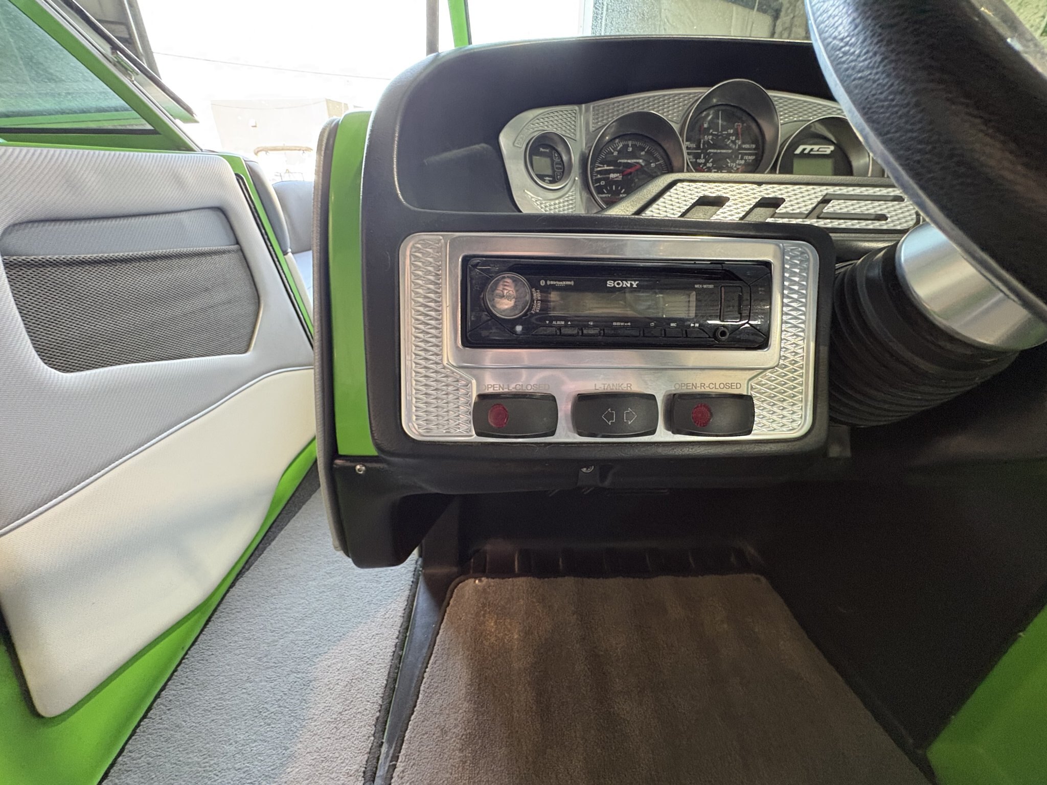 2013 MB Sports Tomcat F24
