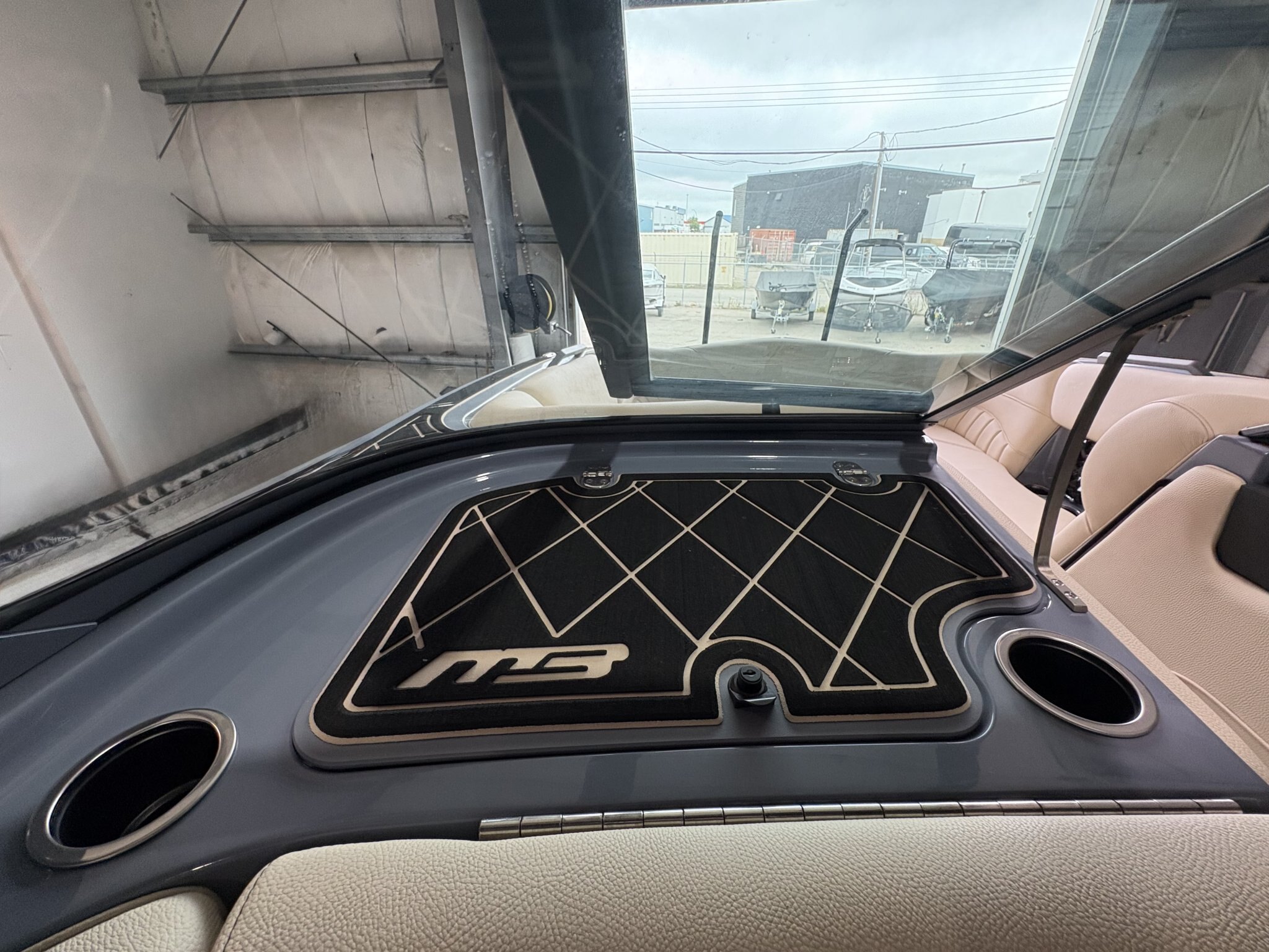 2025 MB SPORTS B52 25' ALPHA