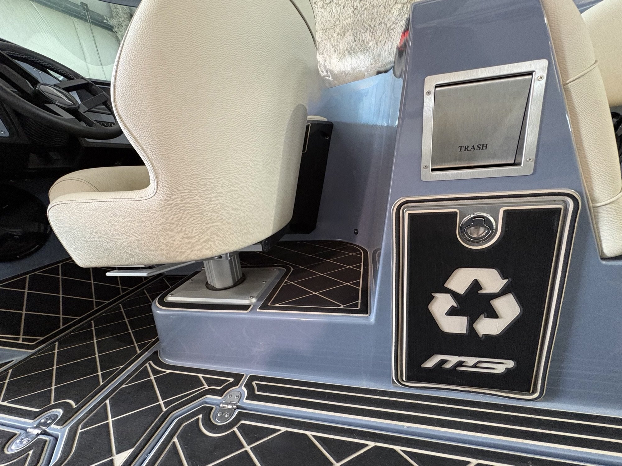2025 MB SPORTS B52 25' ALPHA