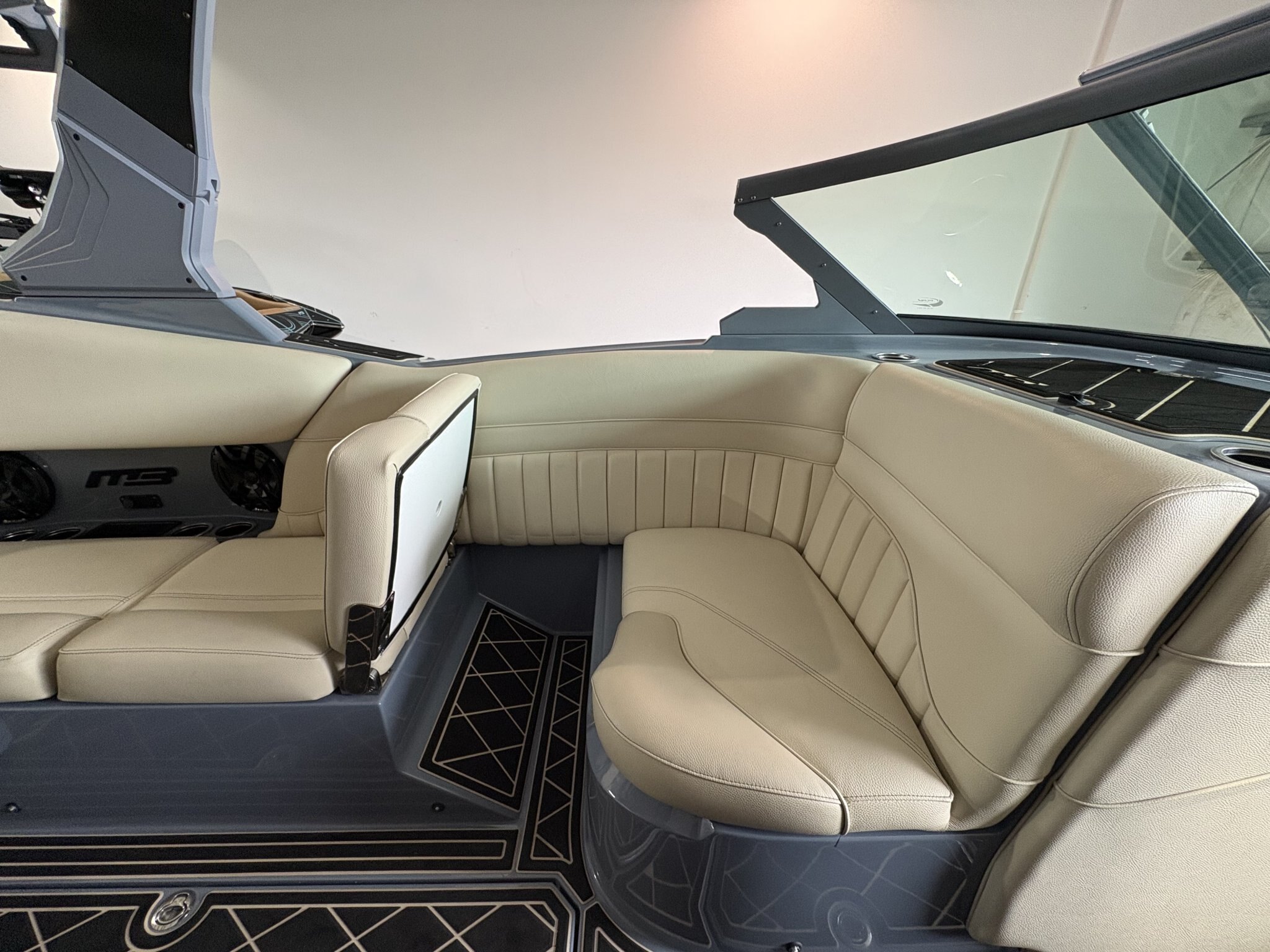 2025 MB SPORTS B52 25' ALPHA