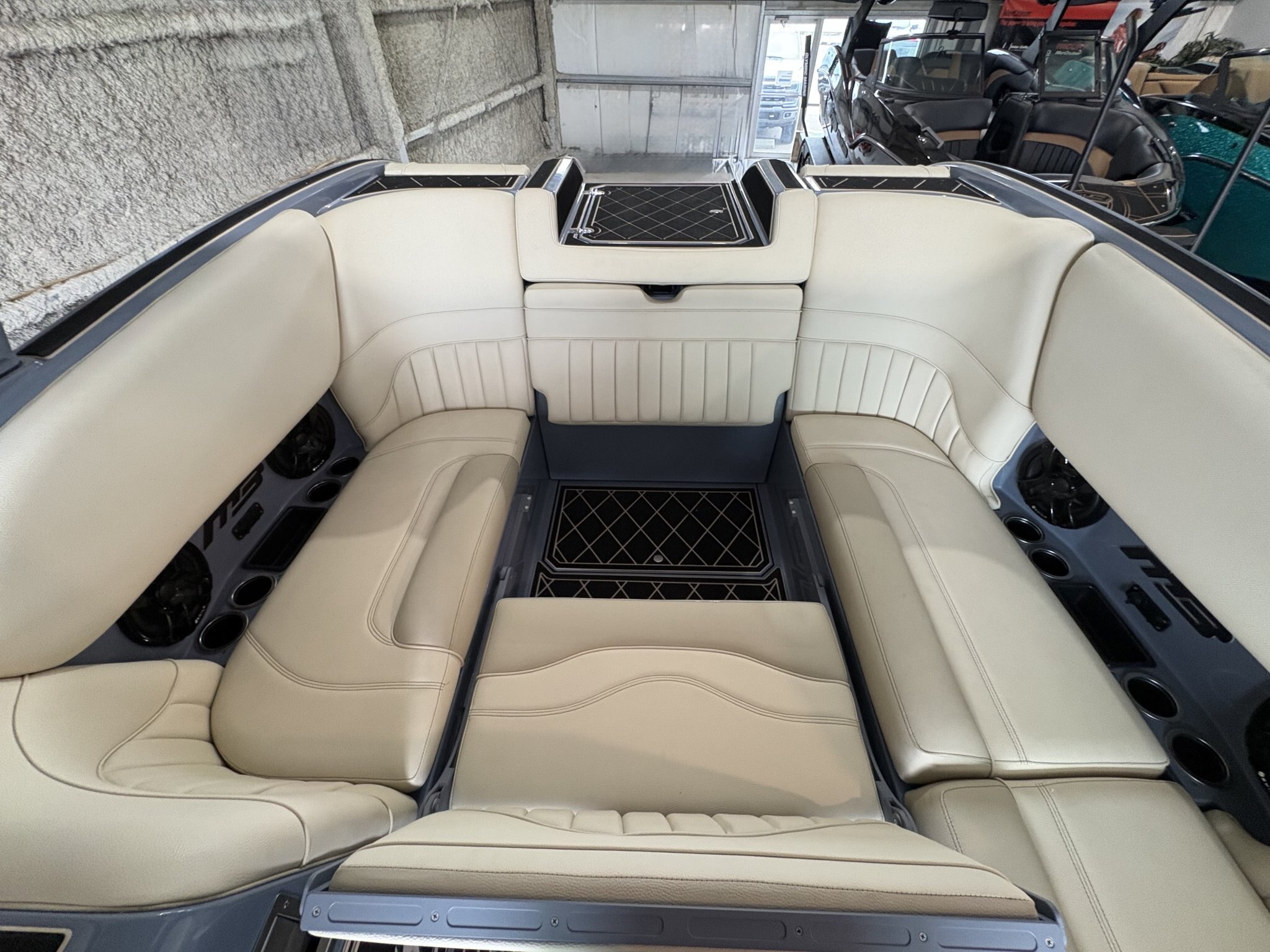 2025 MB SPORTS B52 25' ALPHA